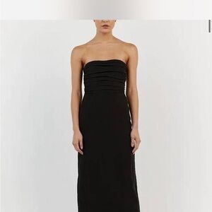 Dissh Elegant Black Strapless Dress